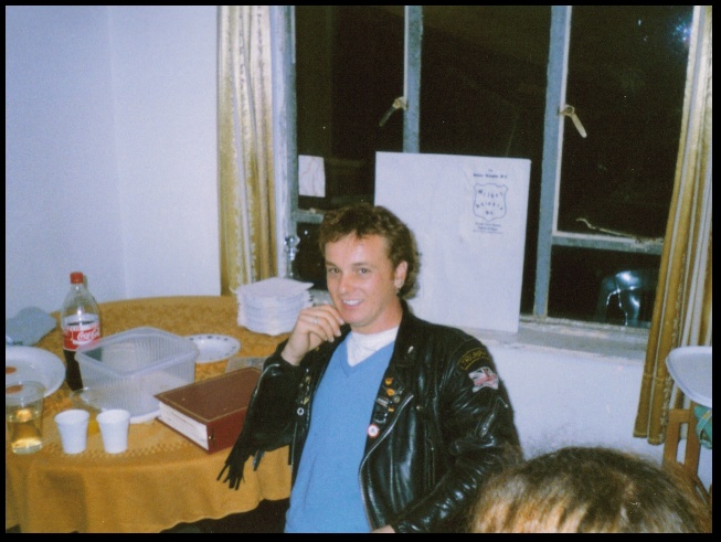 640x477 pixels (114K)